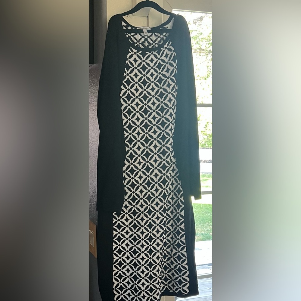 Women’s Midi Length Form Fitting Sweater Dress With Slimming Black Sides Sz XL